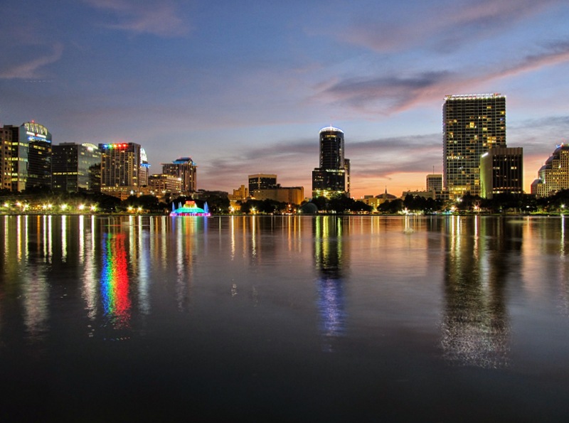 Lake Eola y centro de Orlando