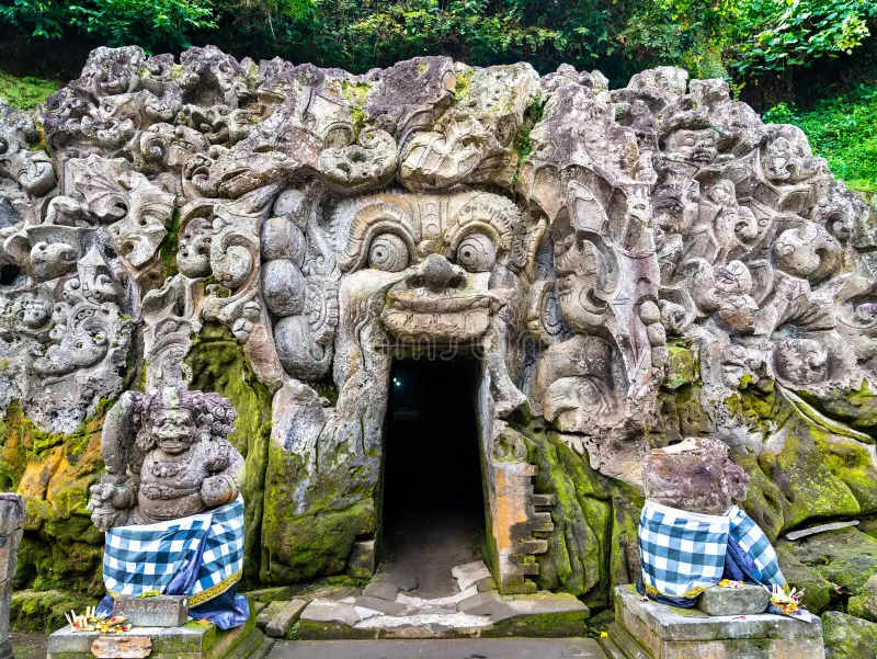 Danza Barong y Goa Gajah