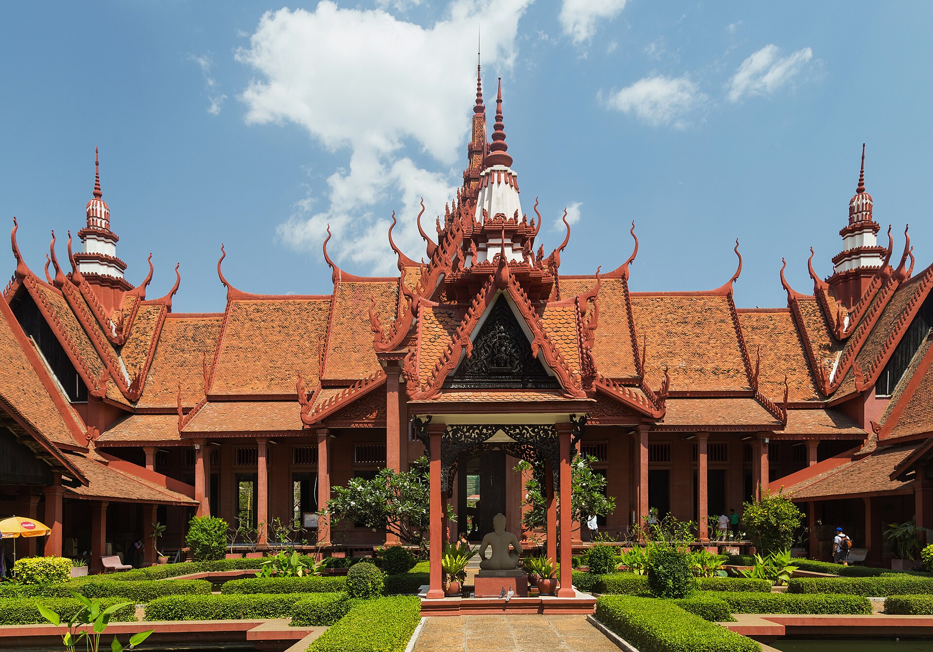Museo Nacional y Wat Phnom