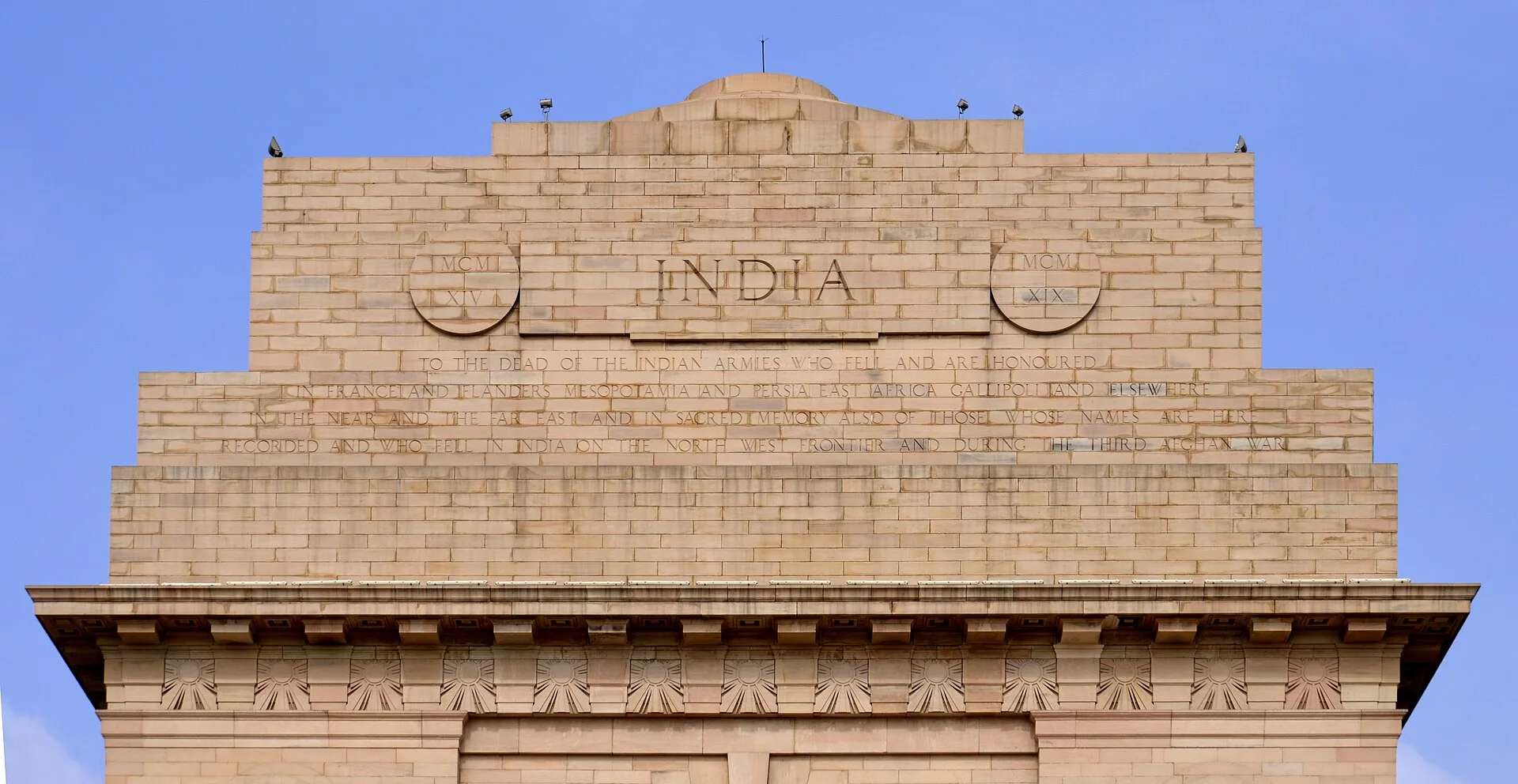 Lunes · España → Delhi · noche a bordo · imagen 1