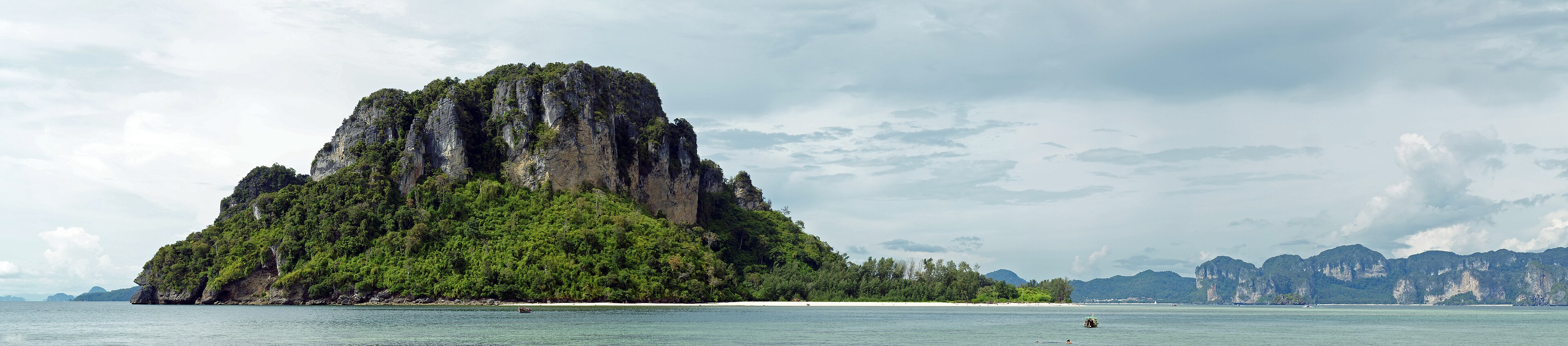 Cuatro islas en long-tail
